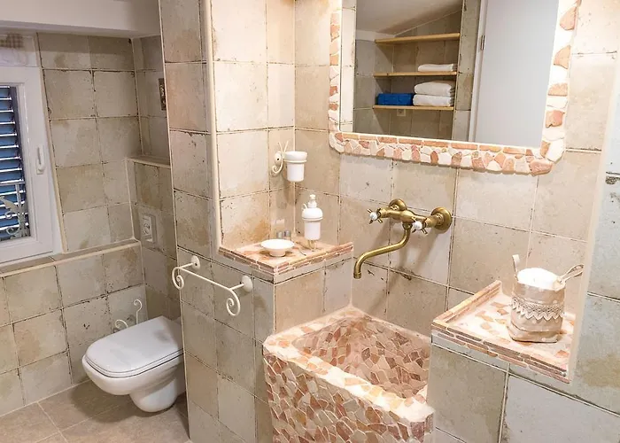 Boutique Cardea Pensión Split